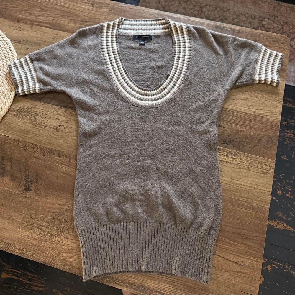 Banana Republic 2000s milk chocolate brown scoop neck knit sweater